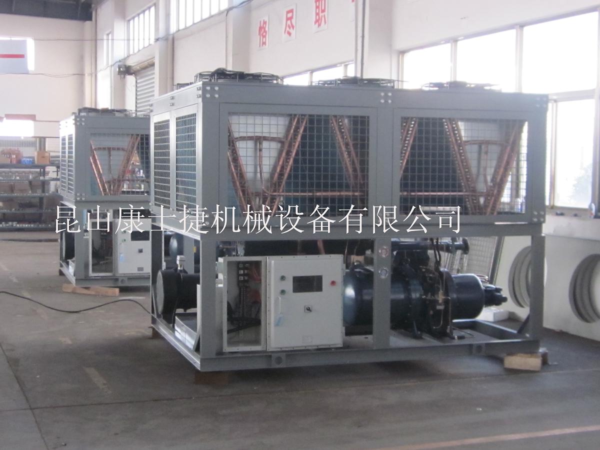 醫藥反應釜冷卻用螺桿式冷水機_解決醫藥反應釜溫度過(guò)高,過(guò)熱用制冷設備