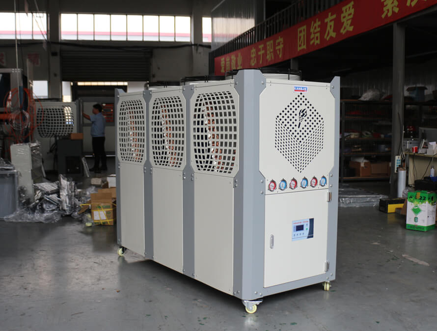 工業(yè)箱式冷水機的配置與用途